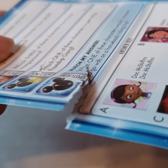 Pictopia Disney Edition 2014 The Ultimate Picture-Trivia Family Game! - Picture 7 of 10